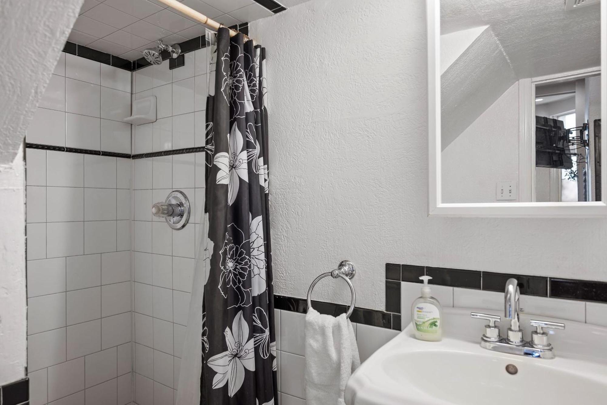 Charming Studio-Panoramic View-Your Pittsburgh Sanctuary Lejlighed Eksteriør billede