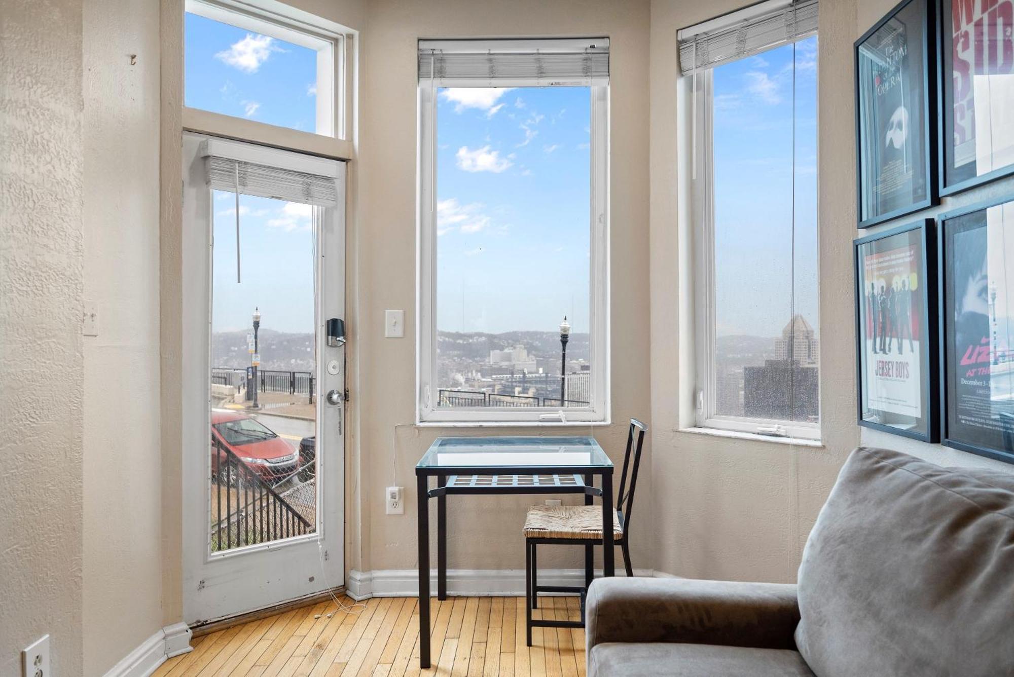 Charming Studio-Panoramic View-Your Pittsburgh Sanctuary Lejlighed Eksteriør billede